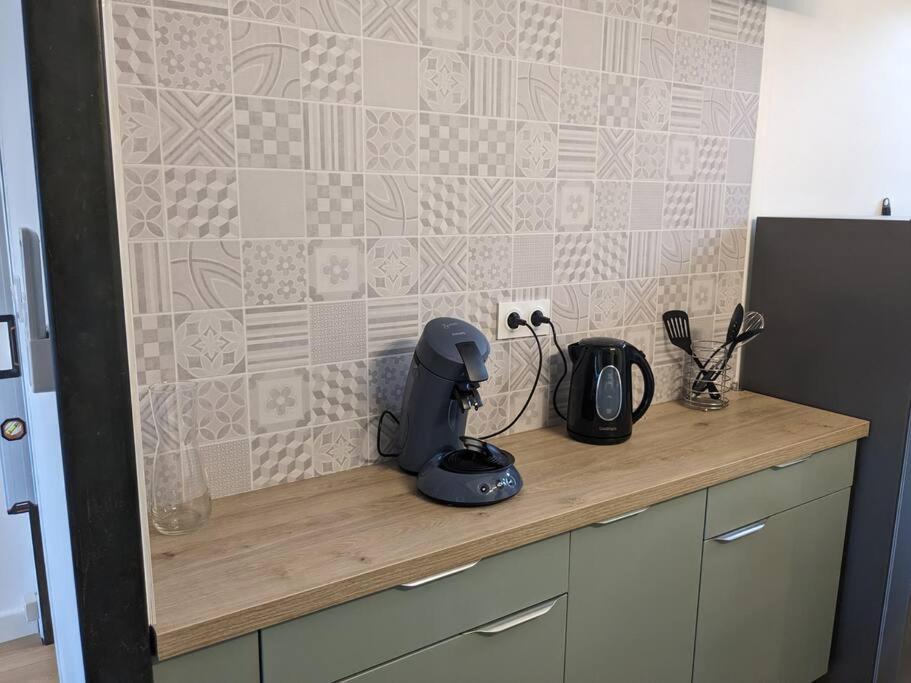 Appartment - Vue Imprenable Sur La Cite Medievale - Parking Gratuit - Climatise Carcassonne Eksteriør bilde