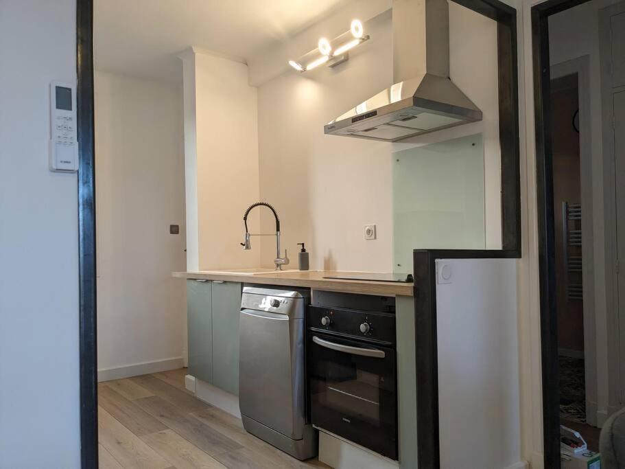 Appartment - Vue Imprenable Sur La Cite Medievale - Parking Gratuit - Climatise Carcassonne Eksteriør bilde